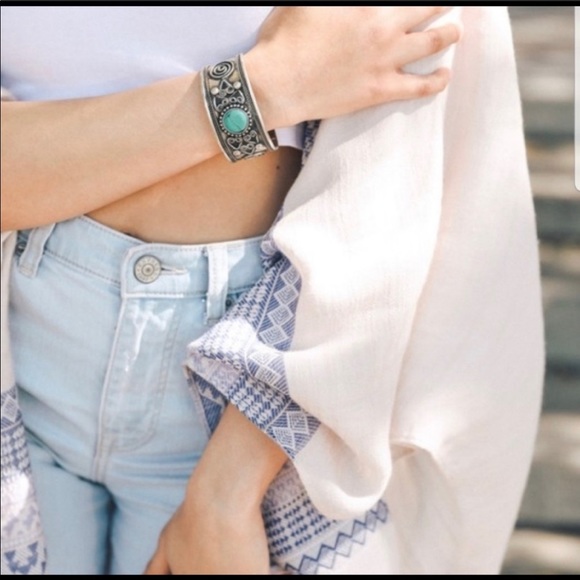Vintage Southwestern Turquoise Cuff Bracelet - Picture 4 of 5